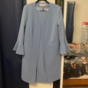 Tahari set light blue